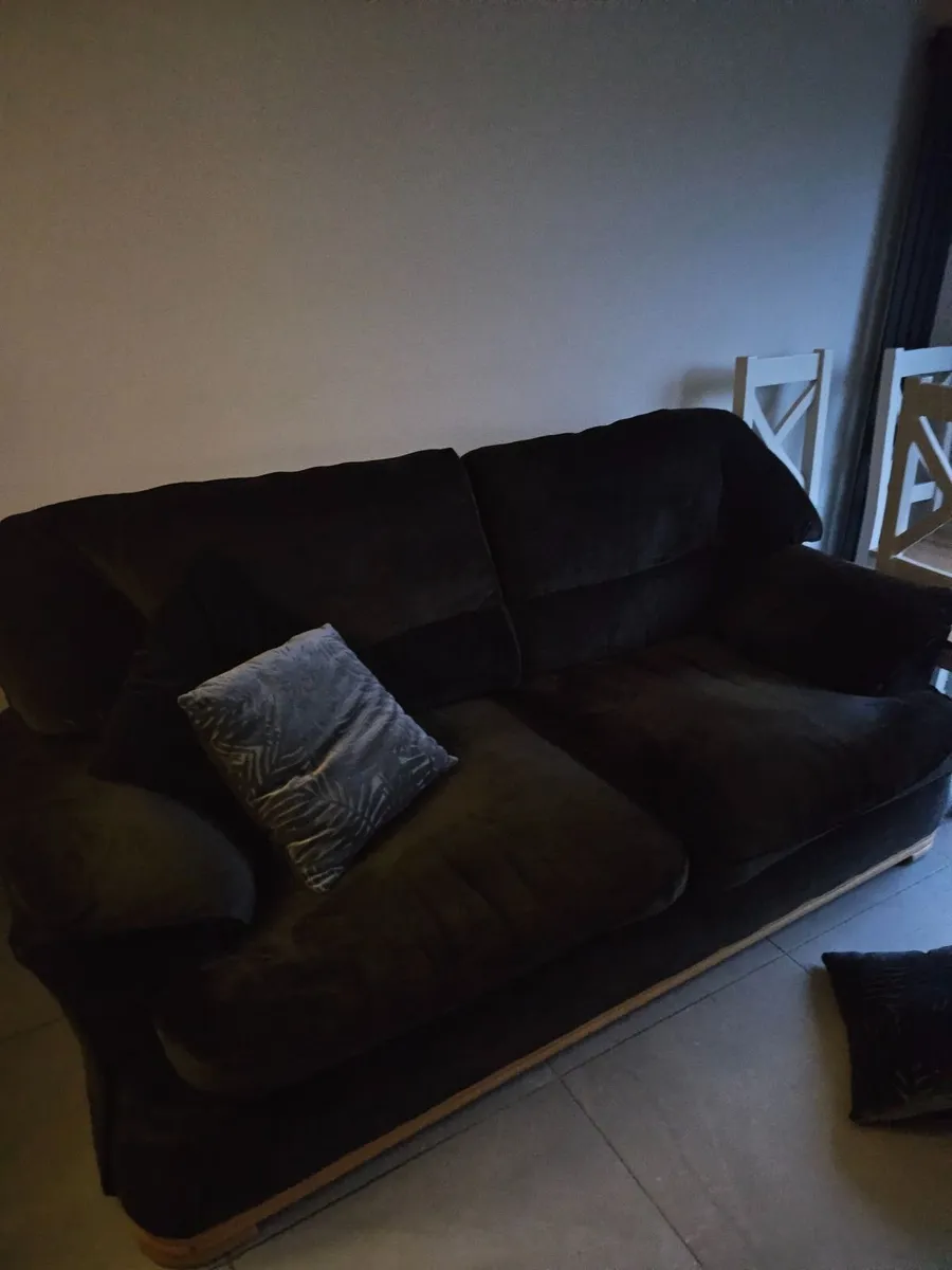 Settee - Image 1