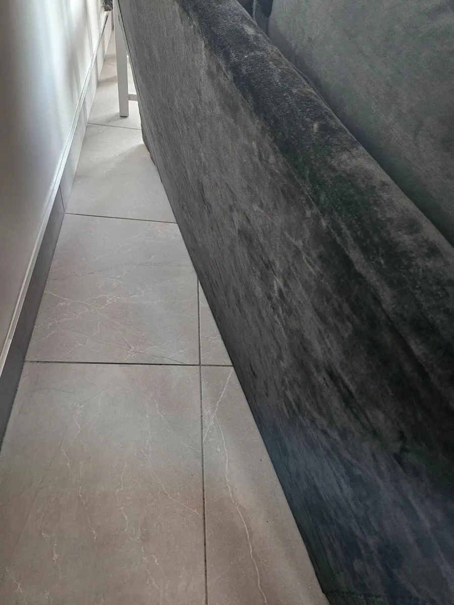 Settee - Image 3