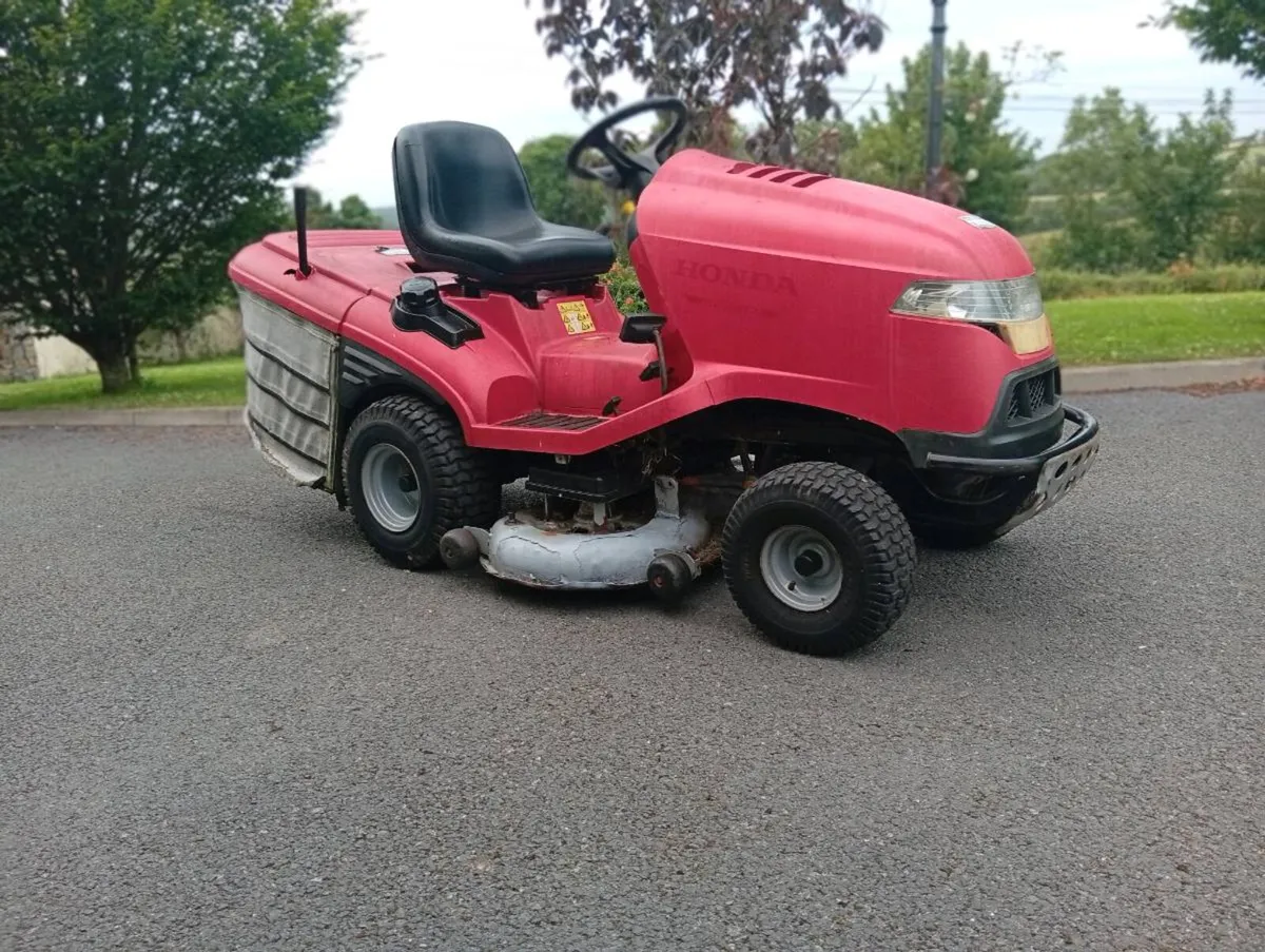 Honda Hf 2417 Ride on mower 2016 - Image 3