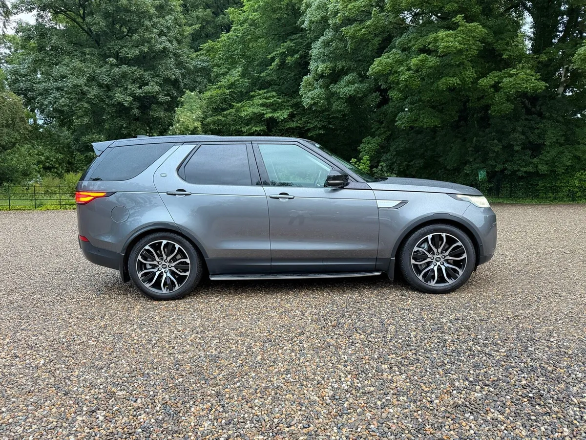 Land Rover Discovery 3.0 SD6 HSE Commercial - Image 2