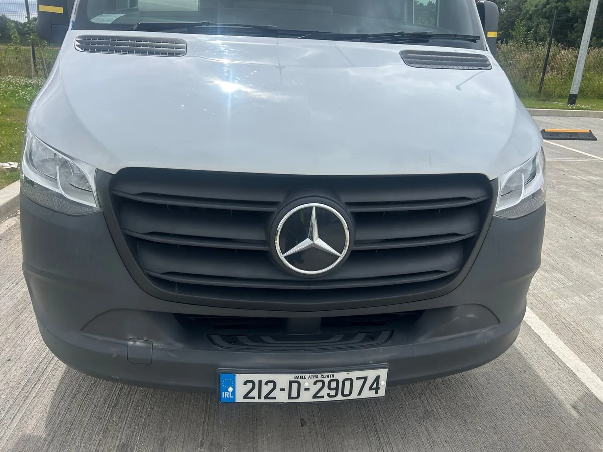 Mercedes Esprinter van - Image 3