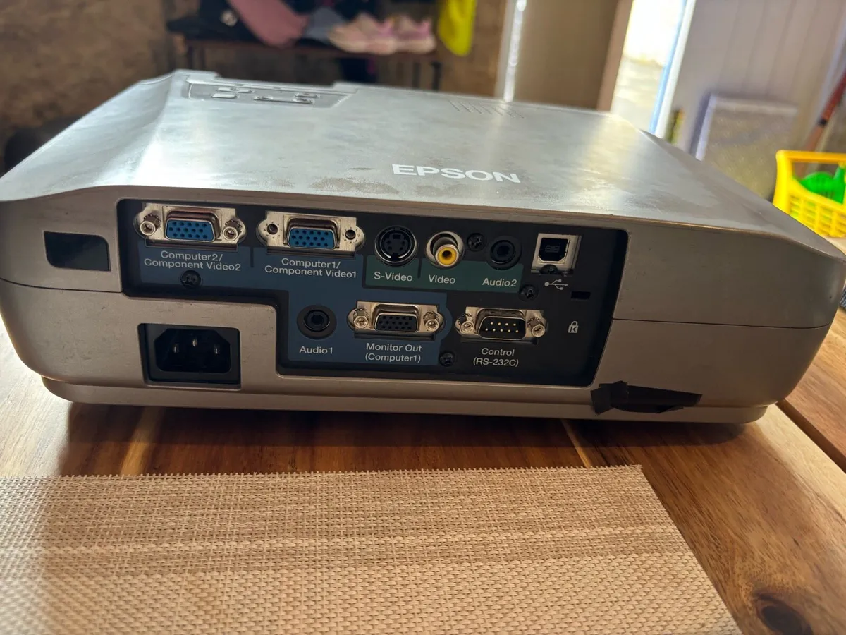 Epsom Projector with Carry Bag - Image 4