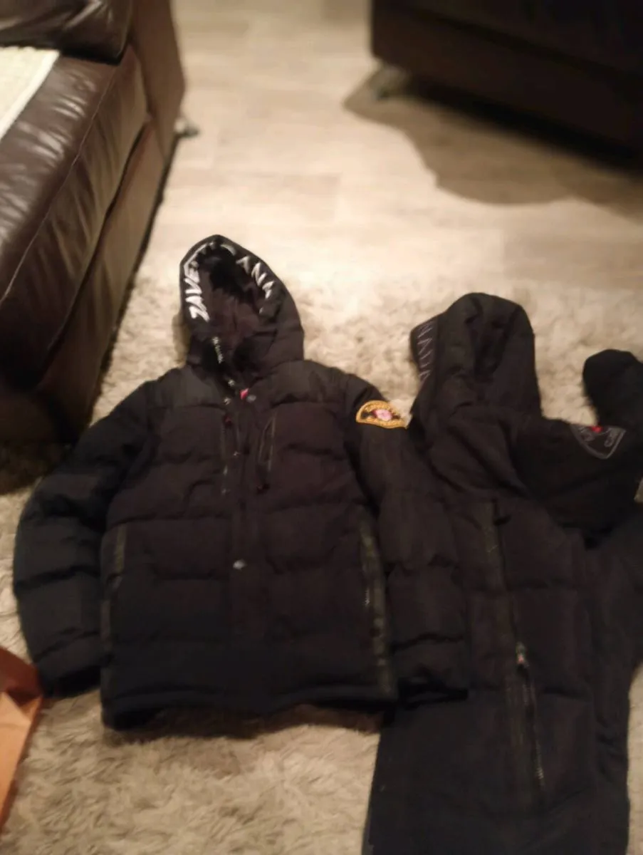 3 boys coats as new - Image 1