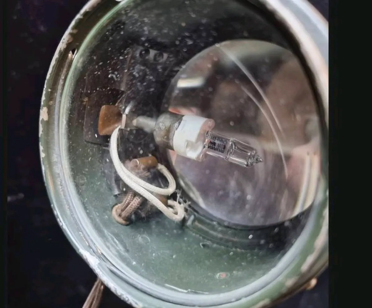 Saorstat Eireann Morse Code Signalling Light - Image 4