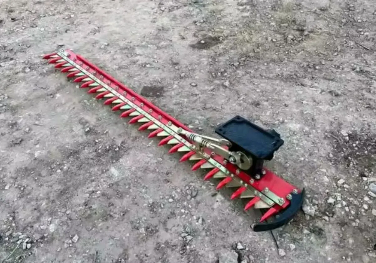 NEW 6 FT MINI DIGGER HEDGECUTTER - Image 1