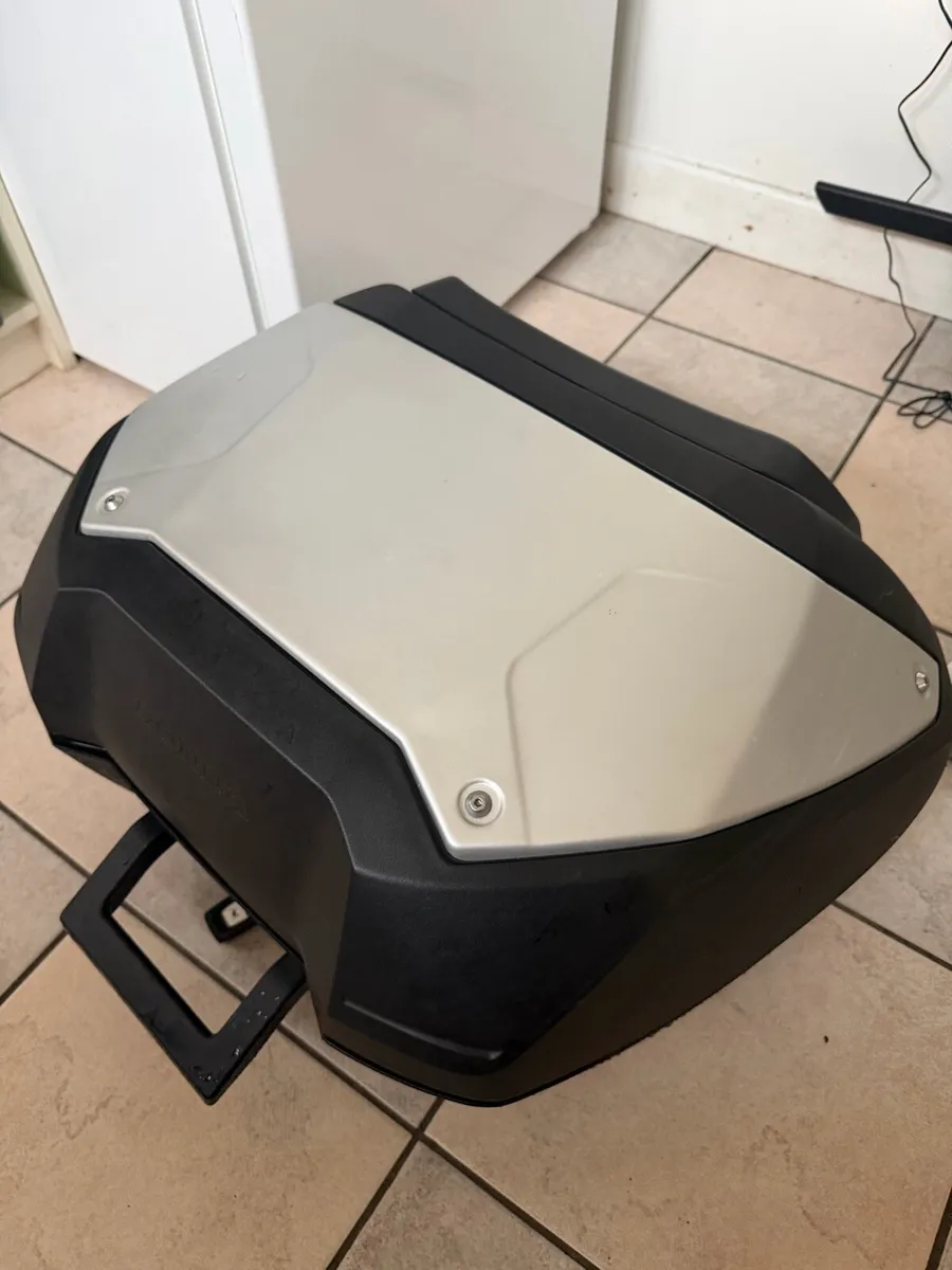 Top box Honda adv 350 - Image 1