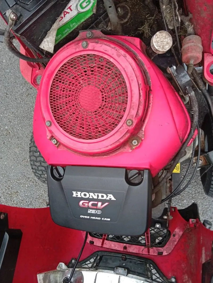 Honda Hf2417 Ride on mower - Image 3