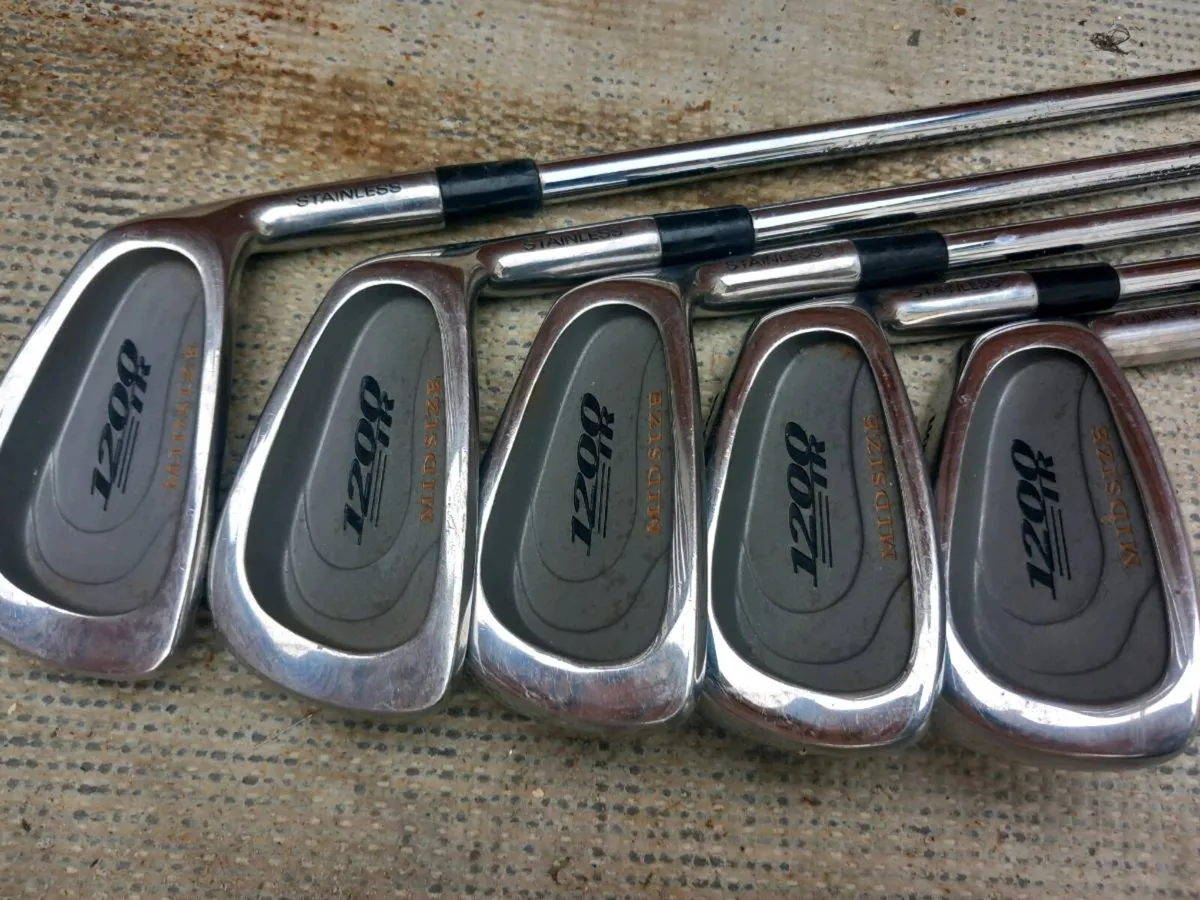 Wilson golf irons.  Right handed clubs - Image 2