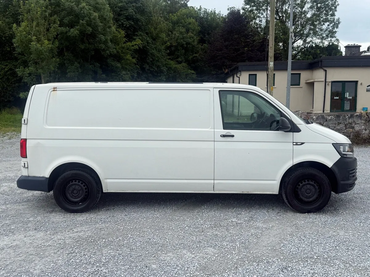 2017 Volkswagen Transporter - Image 3