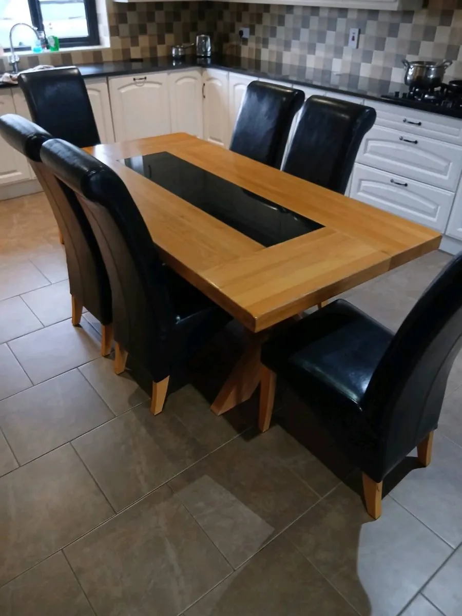 Dinning table and chairs. - Image 2