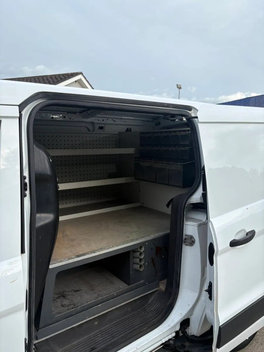 Van - Image 4