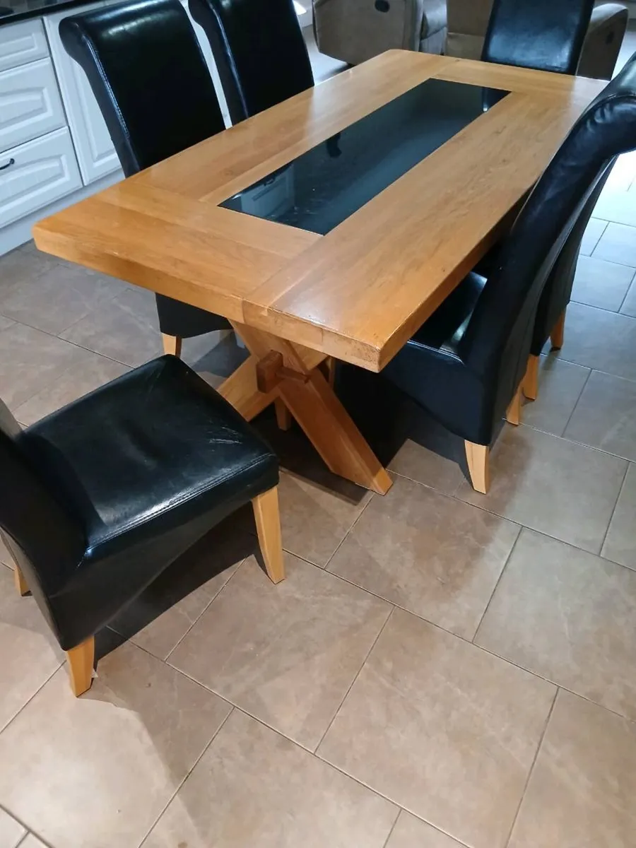 Dinning table and chairs. - Image 4