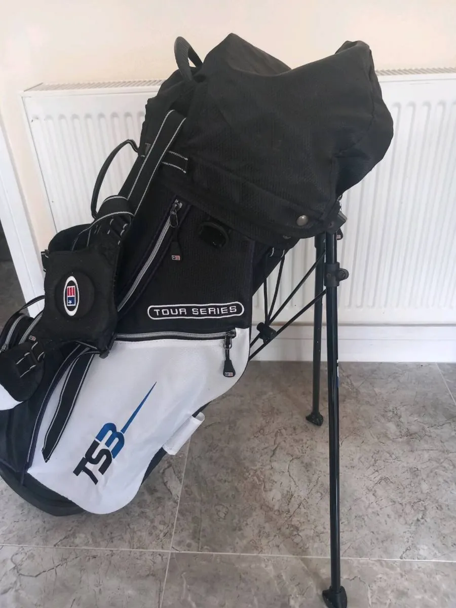 USA Kids golf bag with stand. - Image 1