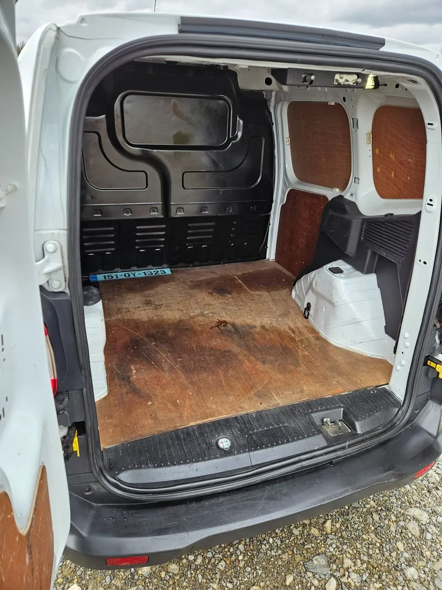 Ford Transit Courier 2015 DOE 06/27 - Image 3