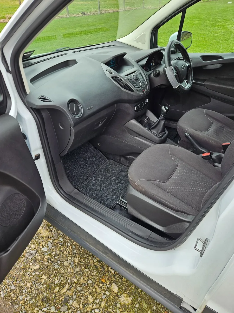 Ford Transit Courier 2015 DOE 06/27 - Image 4