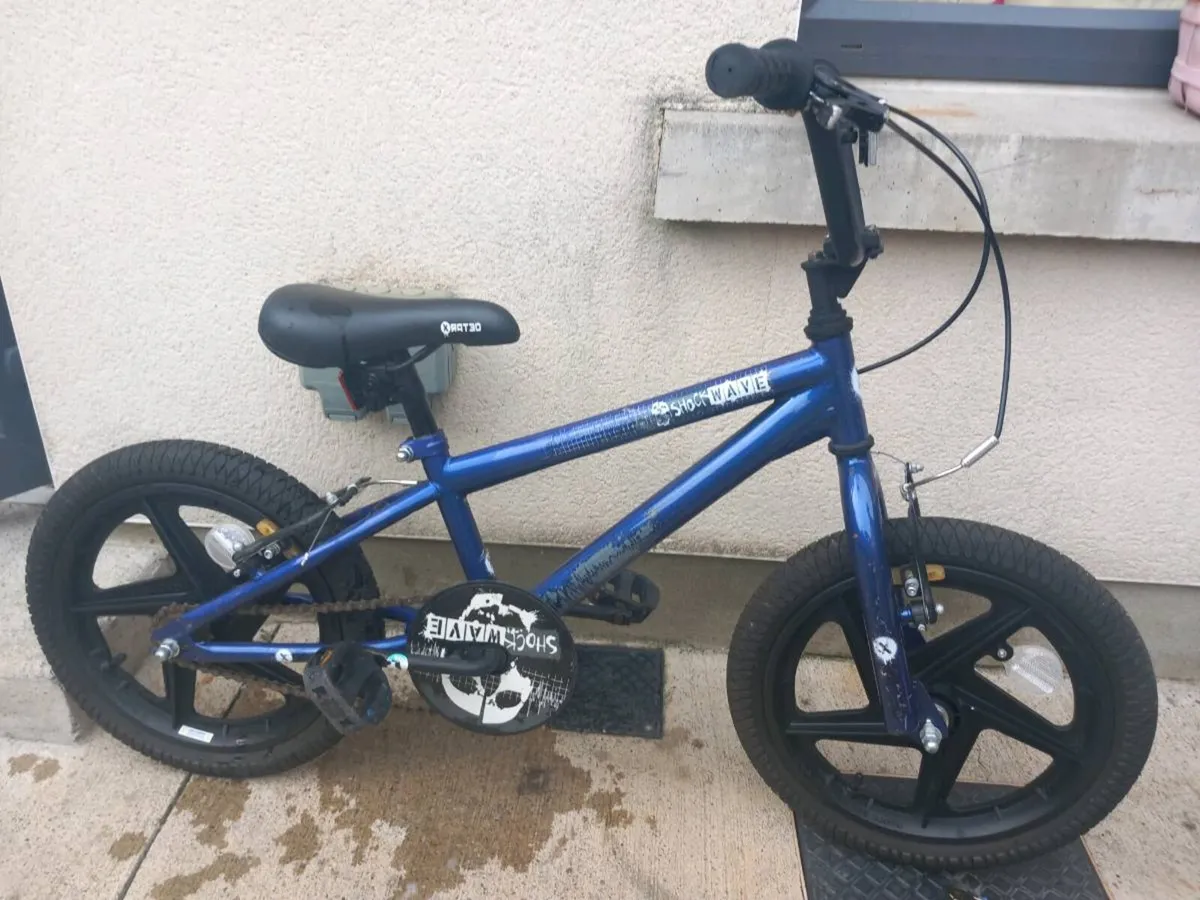 X-Rated shockwave Kids bike. - Image 2
