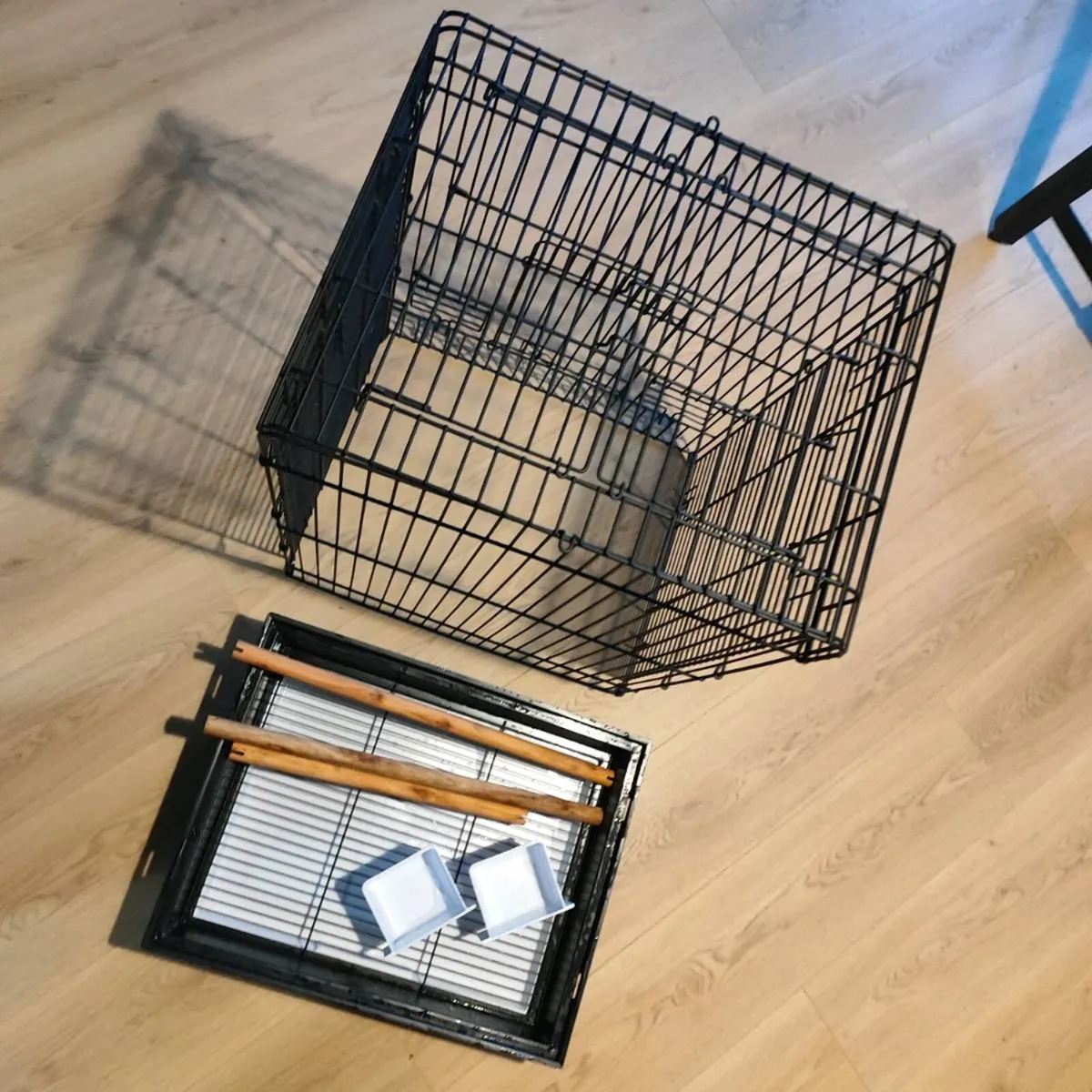 Pet Cage with Accessories – Excellent Condition - Image 2