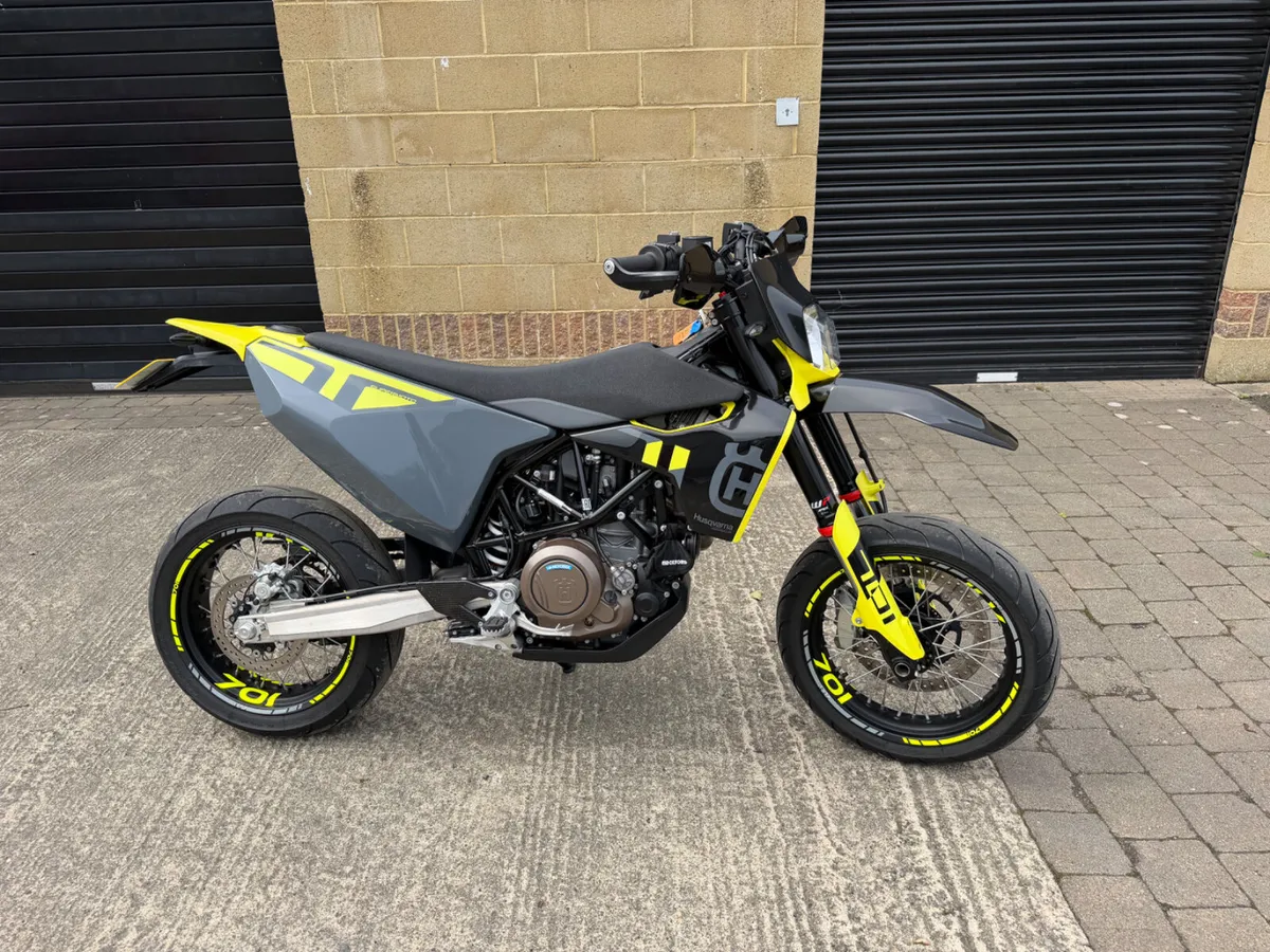 HUSQVARNA 701 Supermoto 2024 - Image 1