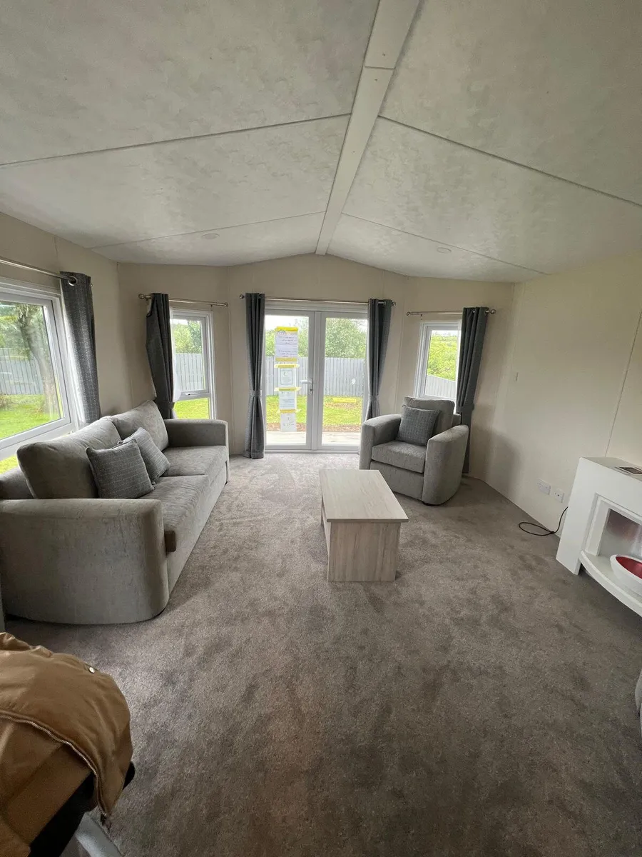 2026 Delta Langford – 40ft x 13ft – £49,995 - Image 2
