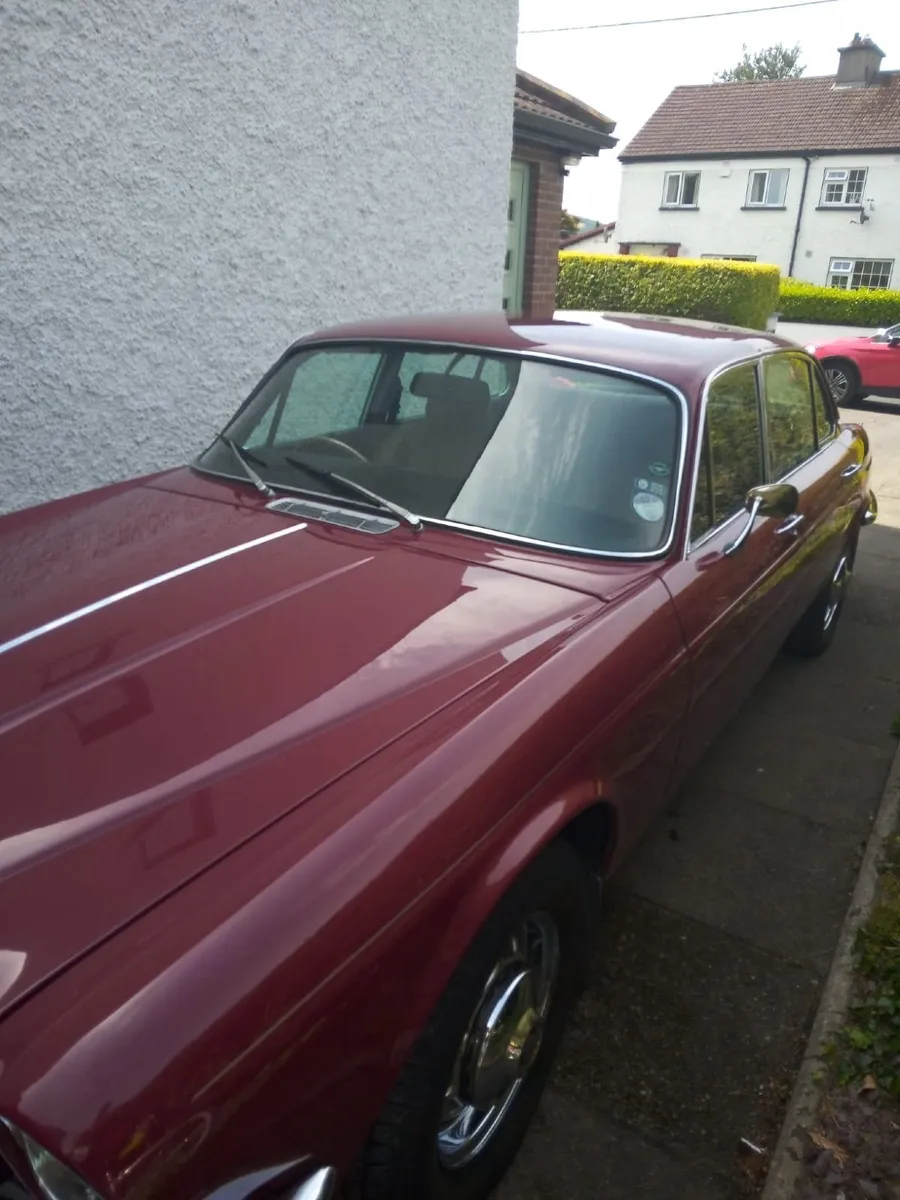 Vintage Car - Image 1
