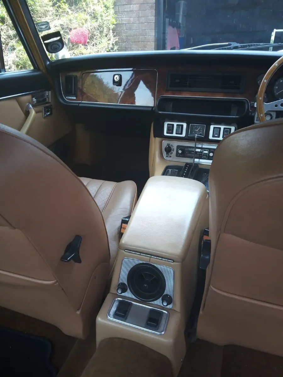Vintage Car - Image 2