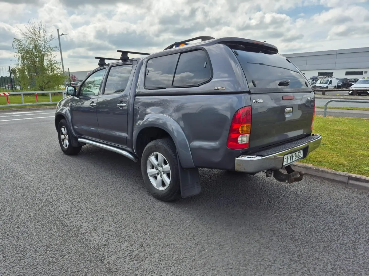2011 TOYOTA HILUX 3.0D4D NEW CRVT - Image 4