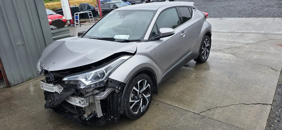 191 TOYOTA CH-R HYBRID - Image 3