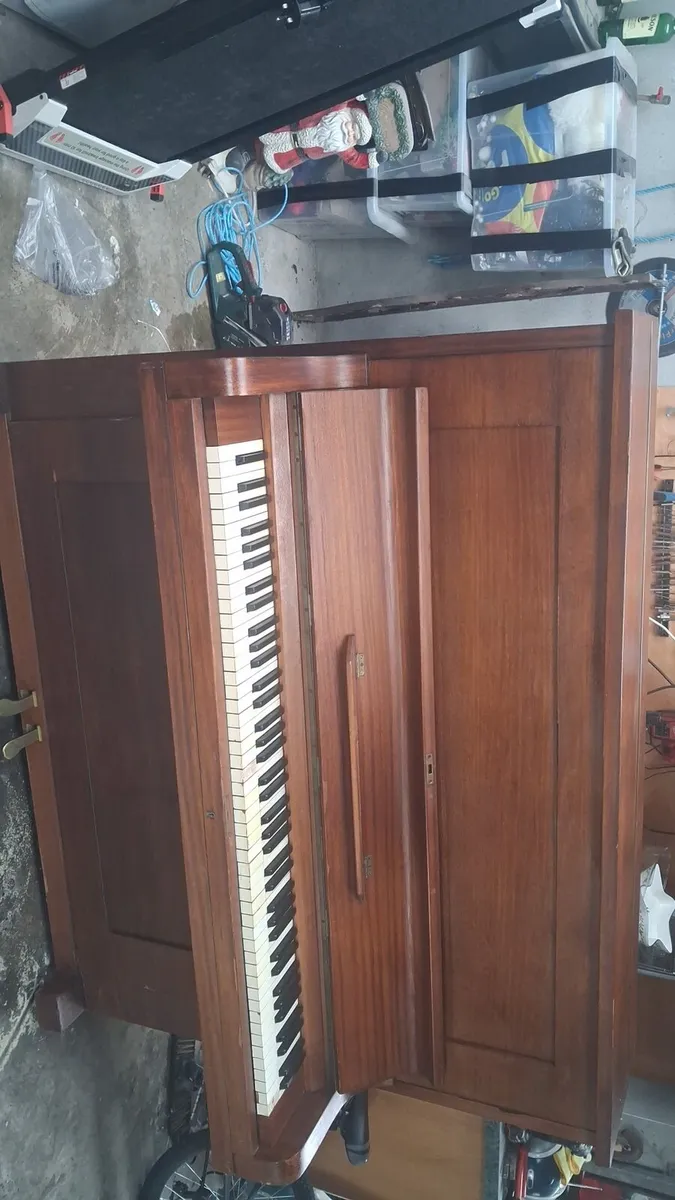 Piano - Image 1