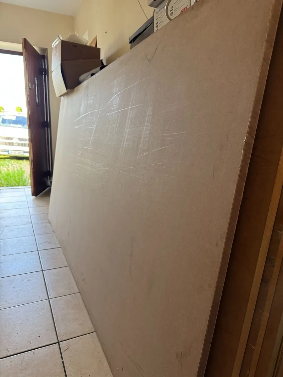 8x4 Sheets of finished chipboard - Image 1
