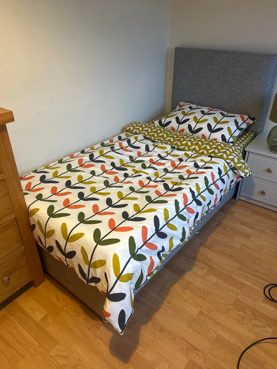 Single bed - Image 1