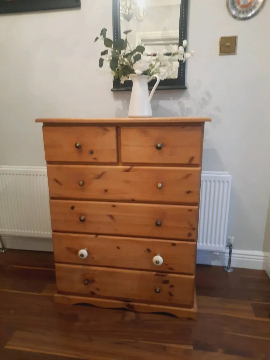 Pine chest of drawer - Image 4
