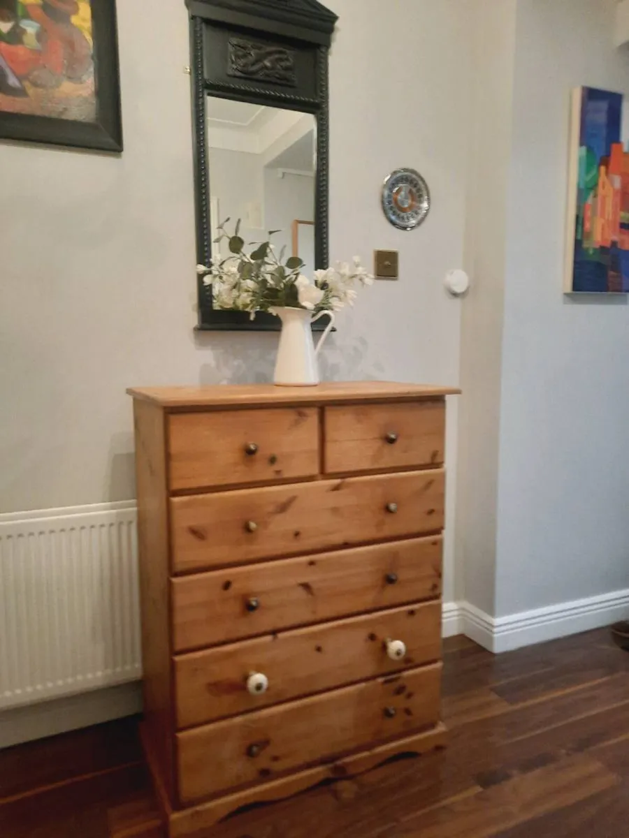 Pine chest of drawer - Image 3