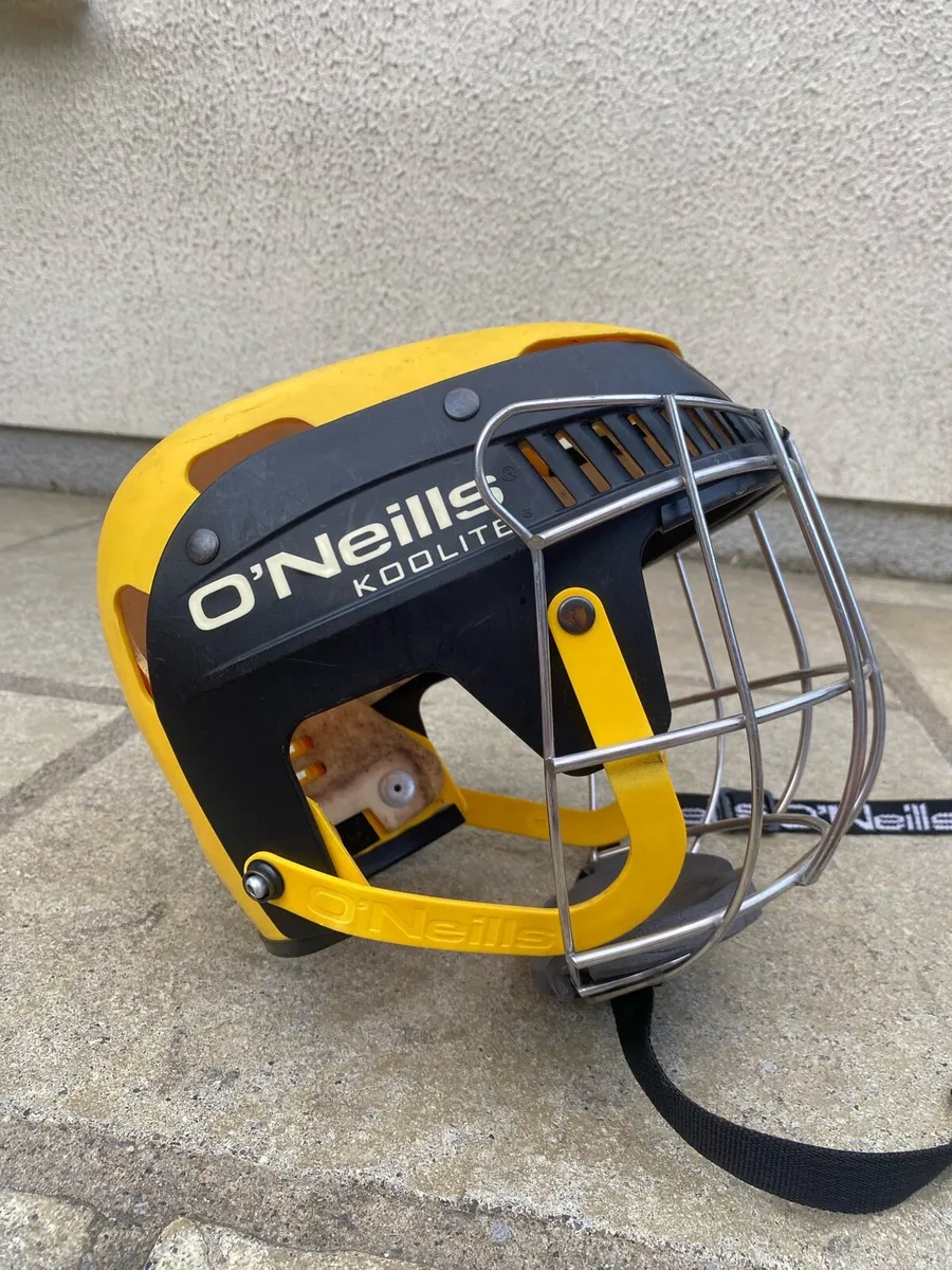 O’Neills Hurling Helmet - Image 2