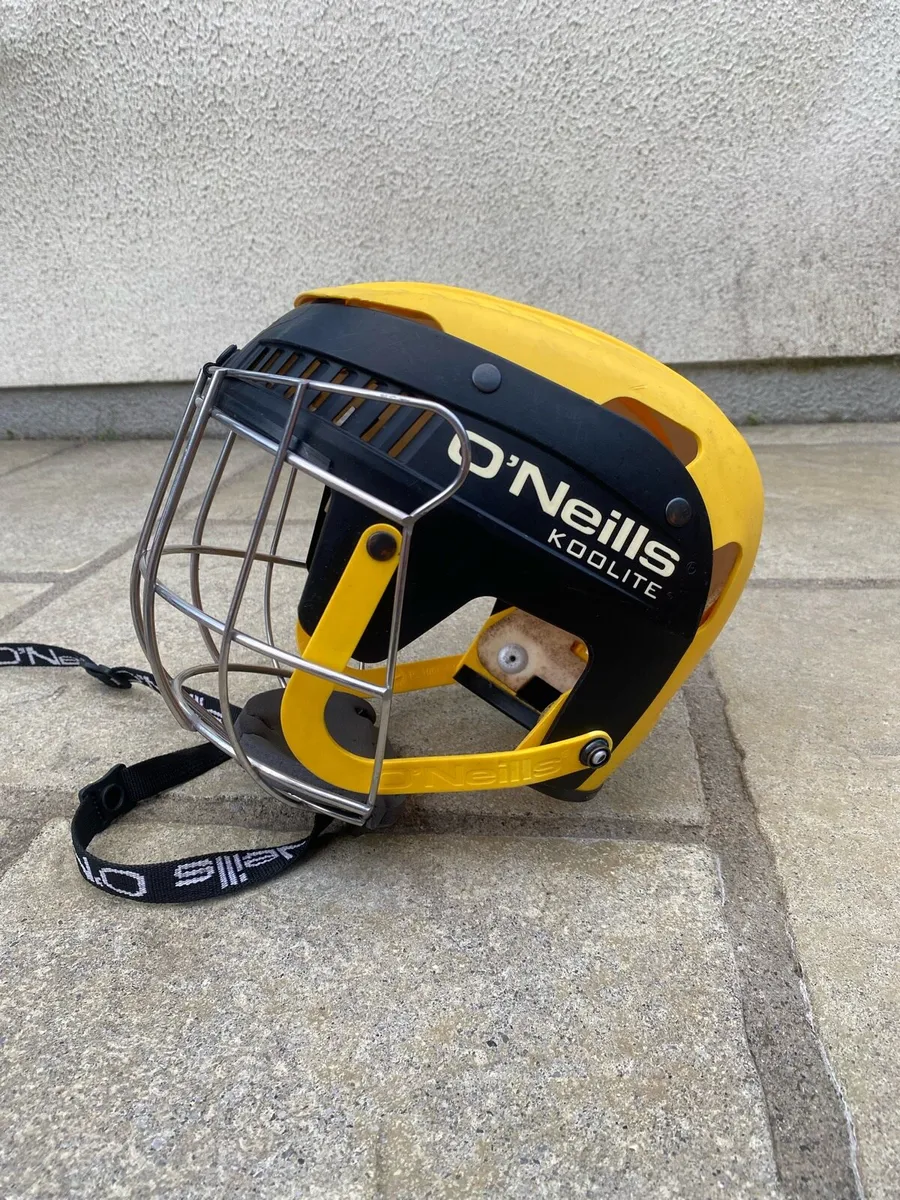 O’Neills Hurling Helmet - Image 3