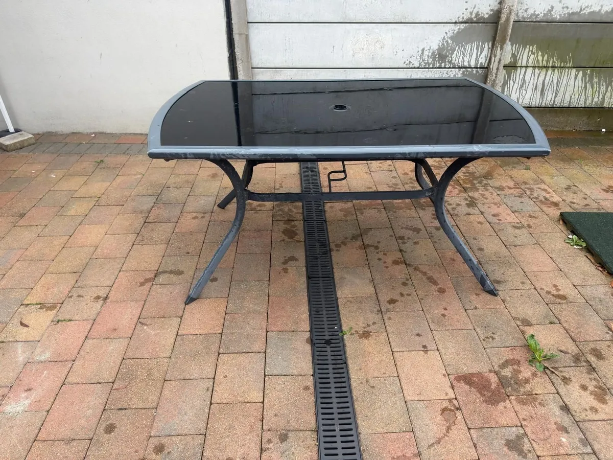 6-Seater Glass Garden Table + 6 free chairs - Image 1