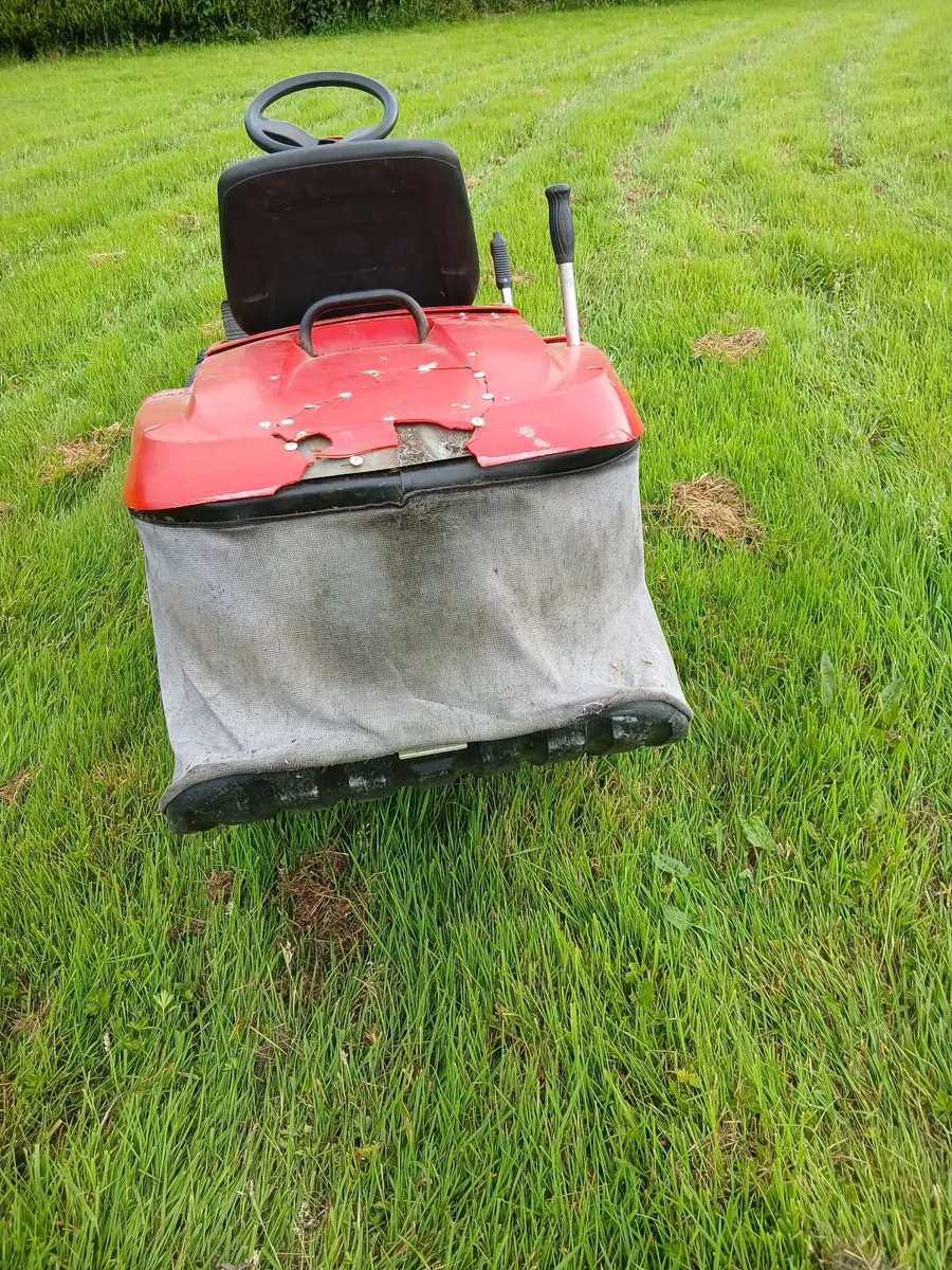Ride on lawnmower - Image 4