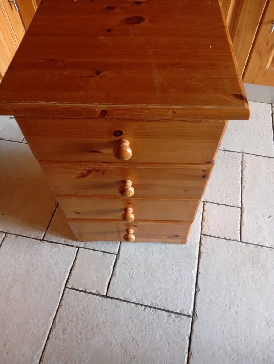4 drawer pine locker - Image 2