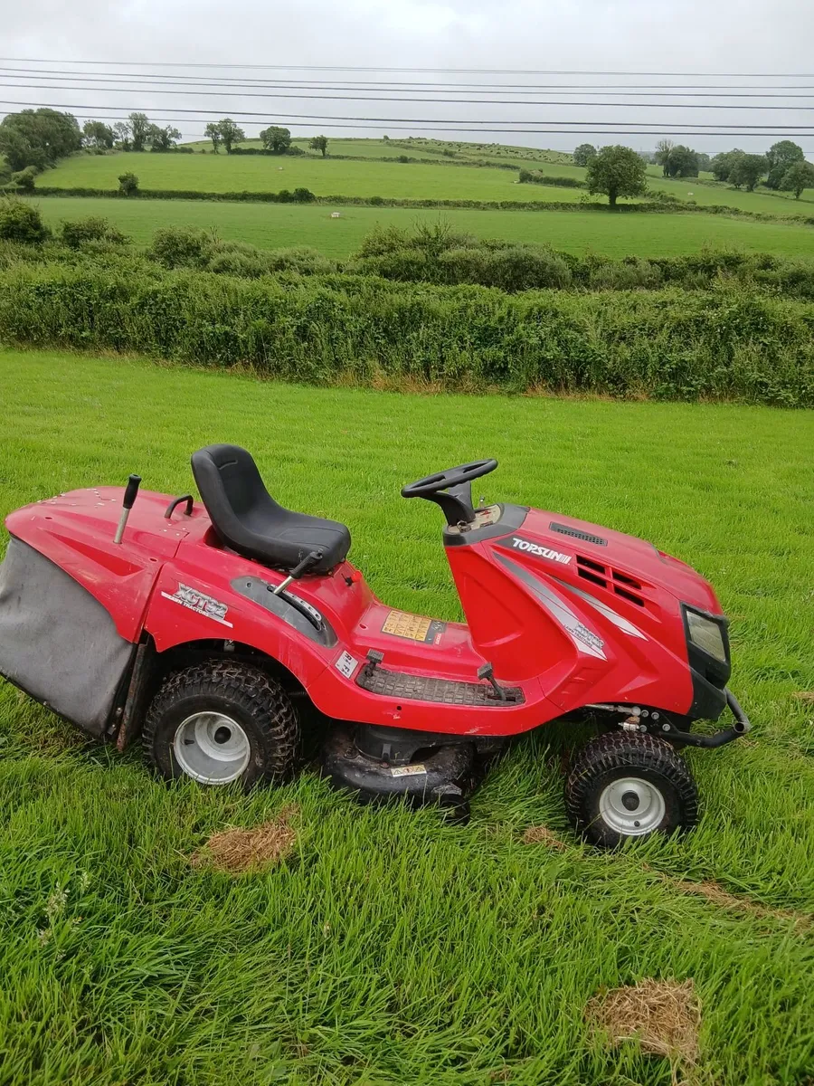 Ride on lawnmower - Image 1