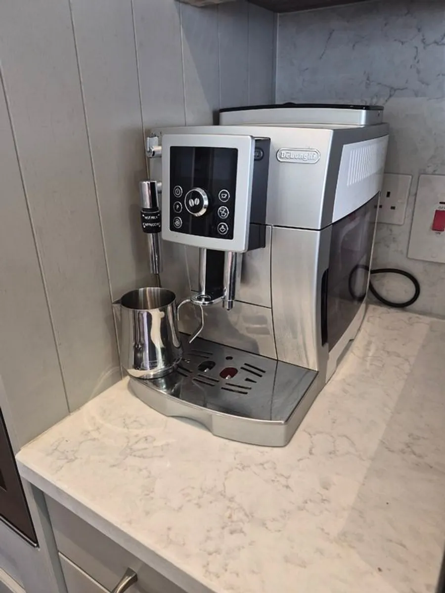 DeLonghi Coffee Machine - Image 2