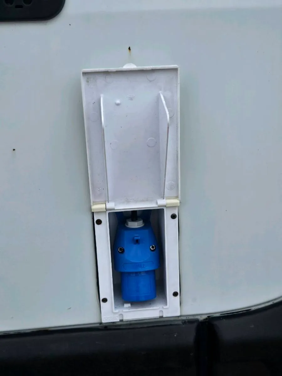 Campervan - Image 4