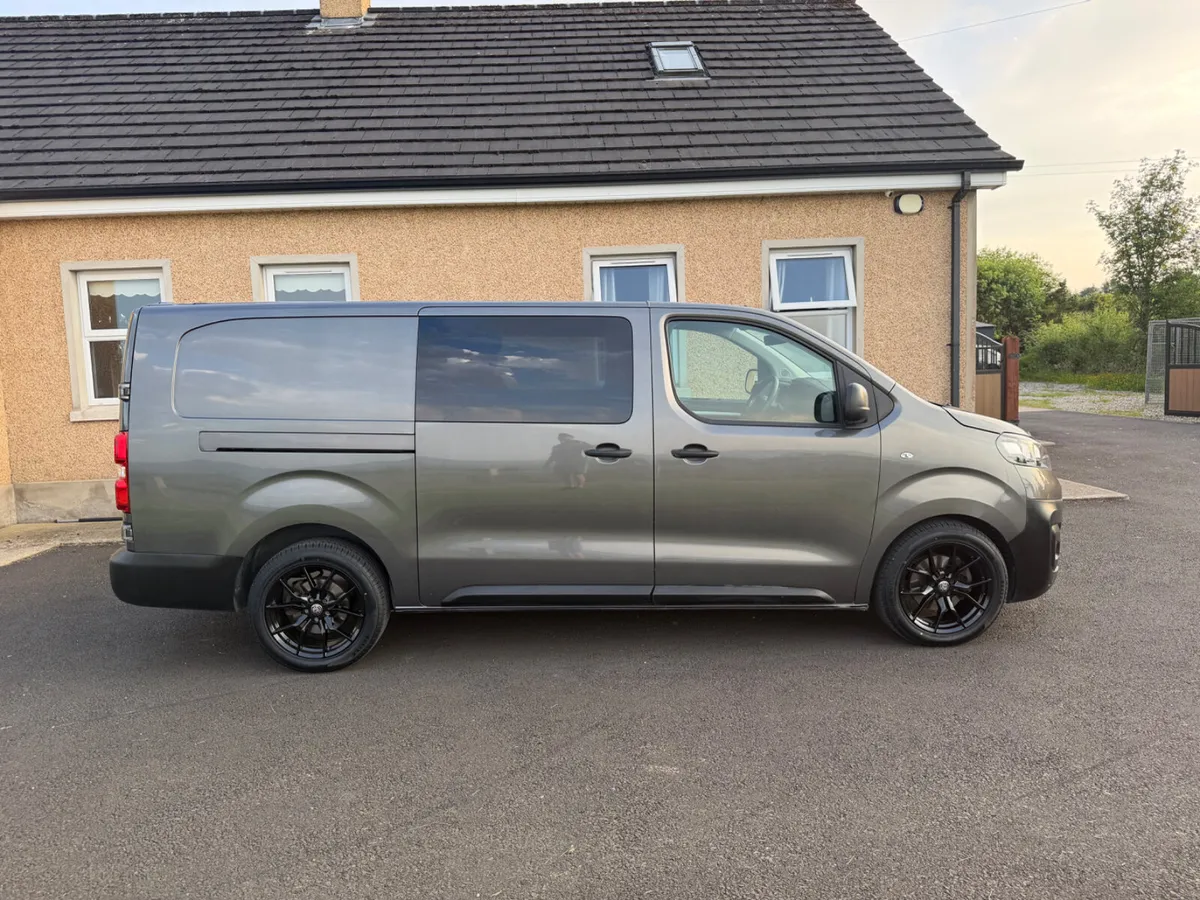 2022 Vauxhall Vivaro crew cab - Image 2
