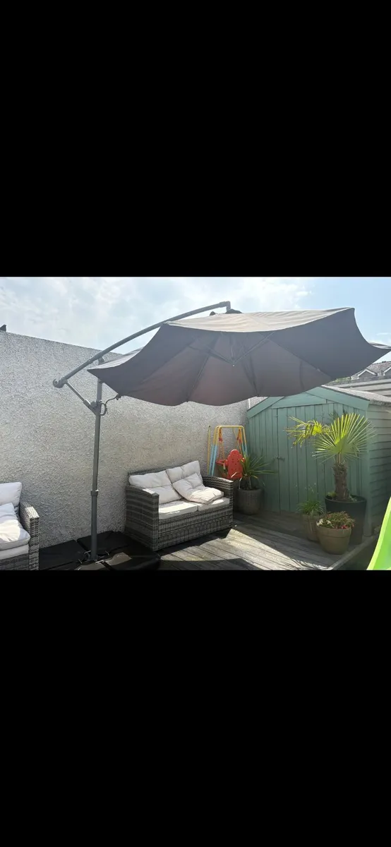 Large outdoor parasol umbrella - Image 2