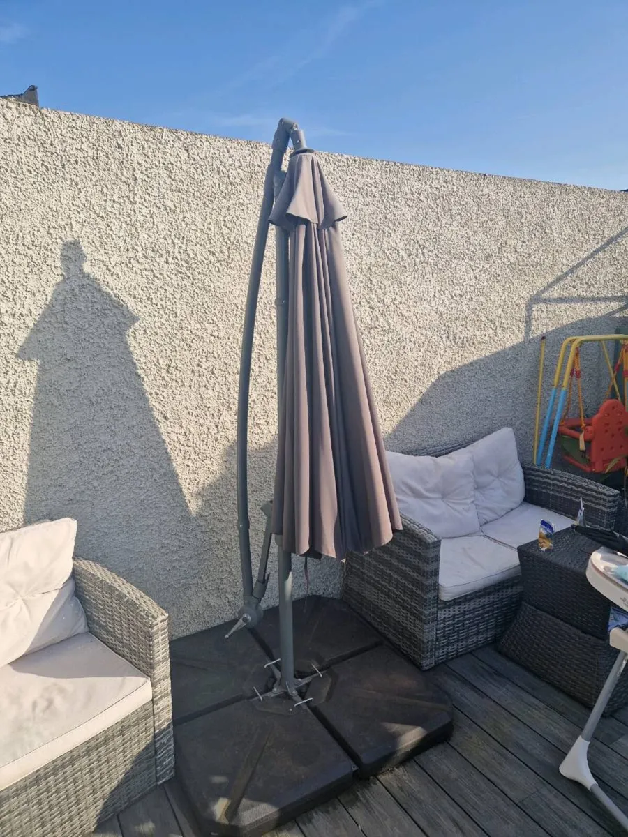 Large outdoor parasol umbrella - Image 4