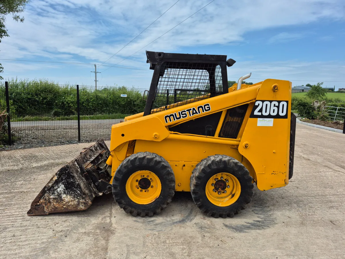 Mustang 2060 Skidsteer - Image 4