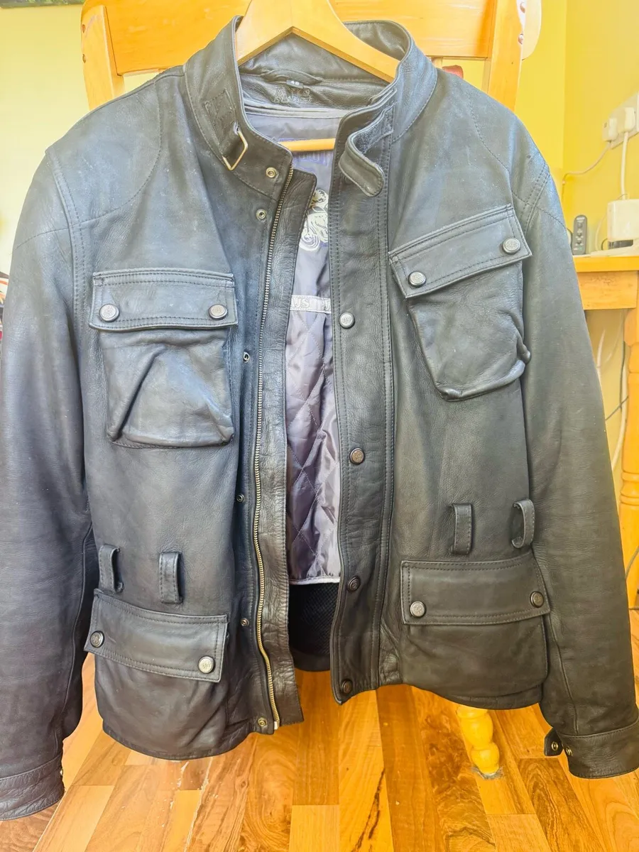 AJS retro style leather jacket, Givi top box - Image 1