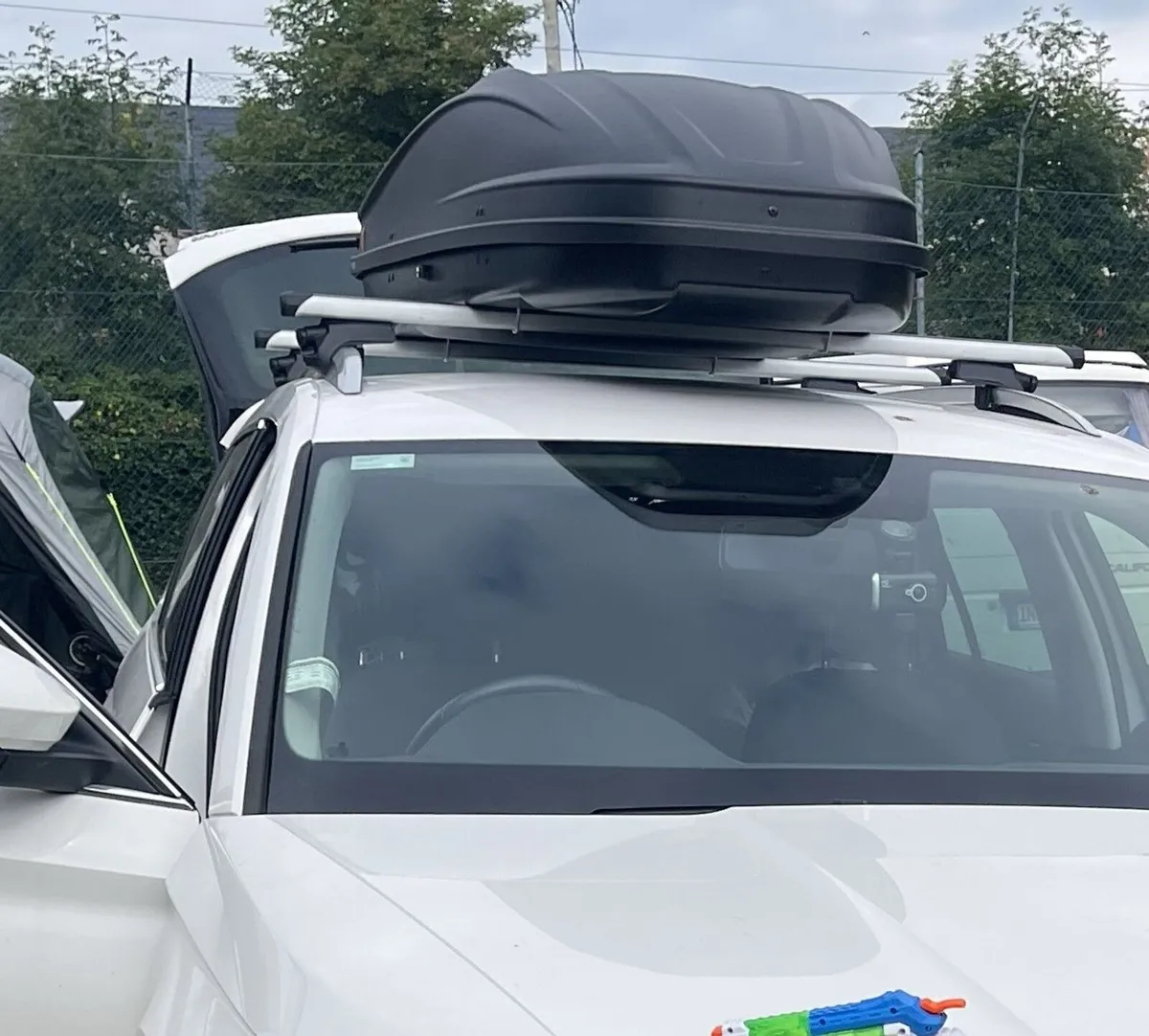 Roof Box G3 Spark 480 - Only used a few times - Image 1