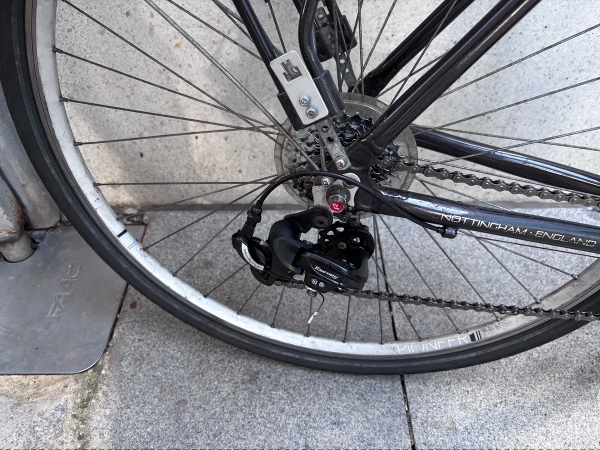 Raleigh Pioneer Hybrid Bike – Perfect Condition (J - Image 4