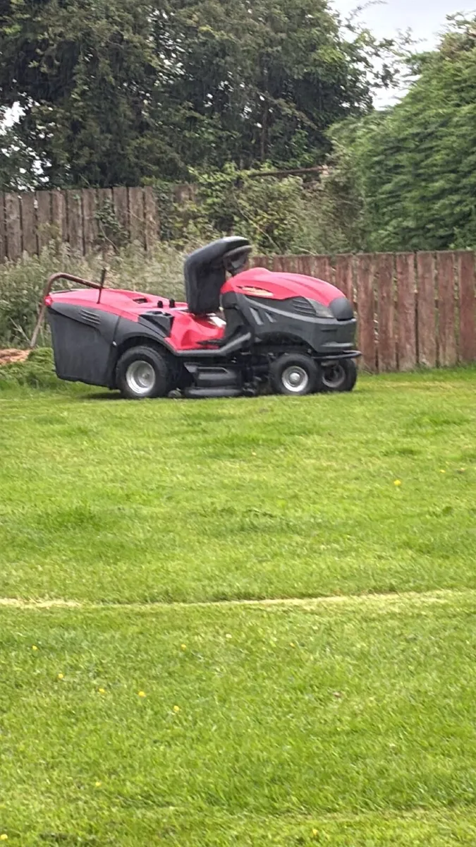 Castlegarden xt190 ride on mower - Image 2