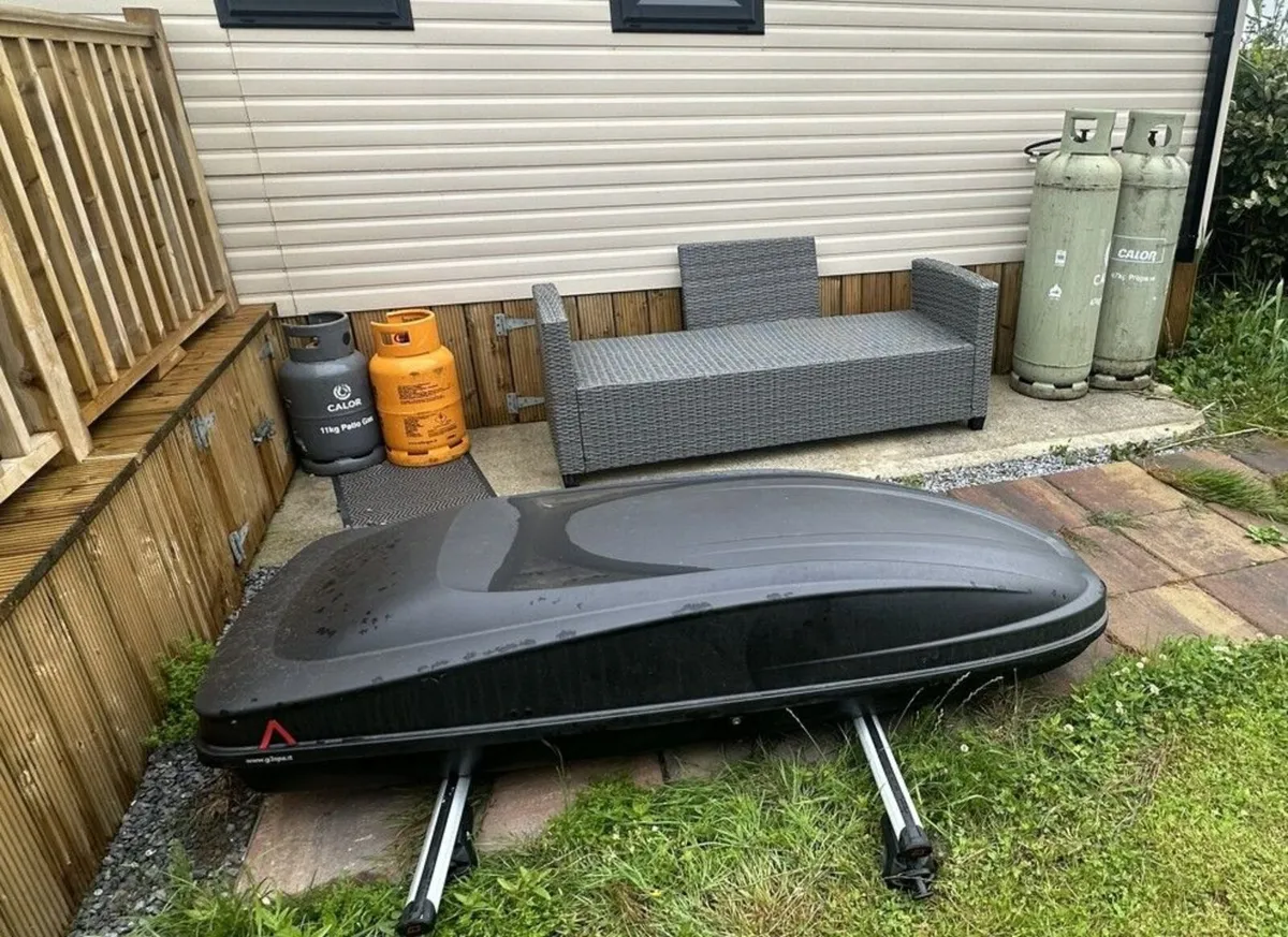 Roof Box G3 Spark 480 - Only used a few times - Image 3