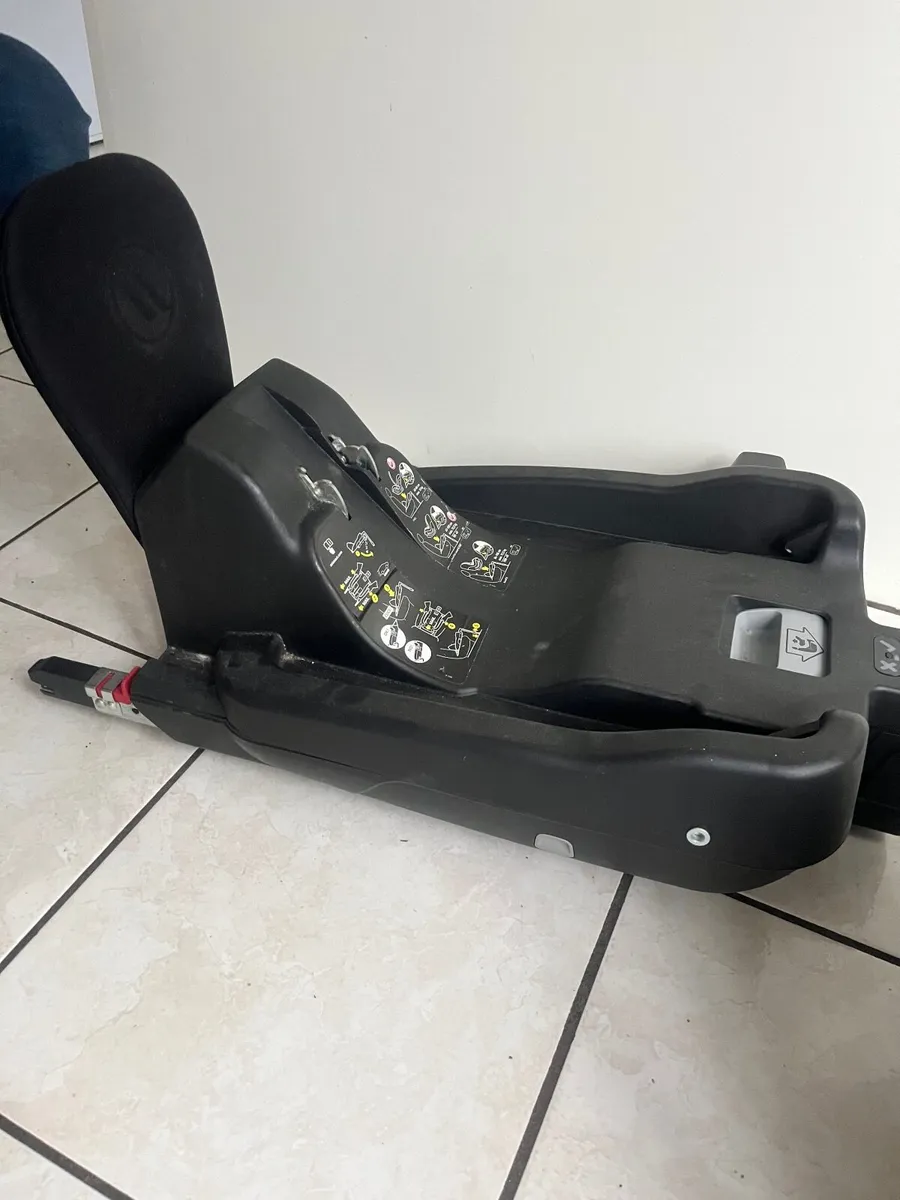 Avionaut Pixel Car Seat + ISOFIX Base - Image 2